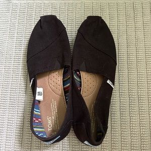 9.5 black toms